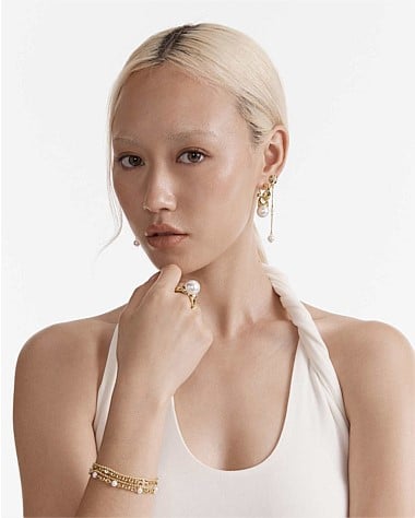 En Pointe Pearl Hoop Earrings