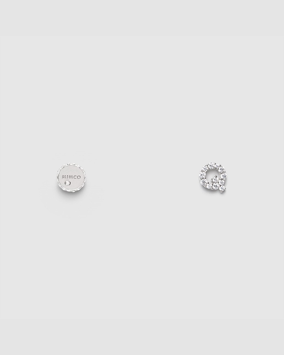 TYPIFY STUD Q EARRINGS