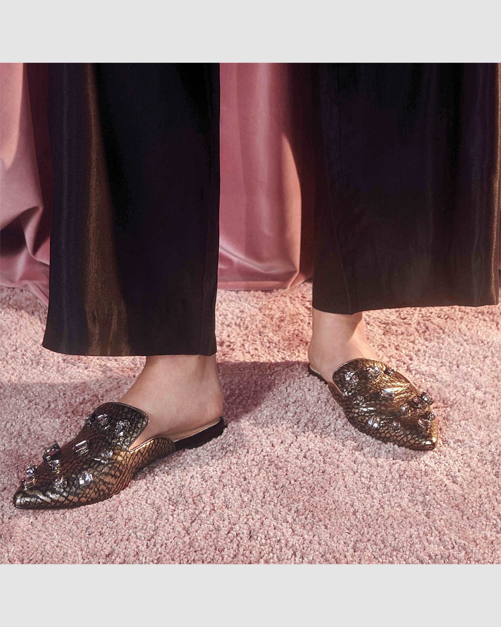FLAUNT SLIPPER