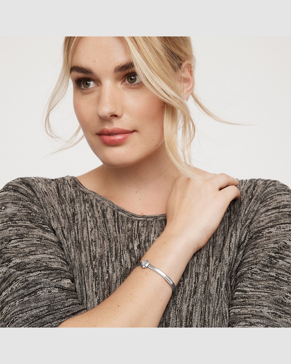 FACET HINGED BANGLE