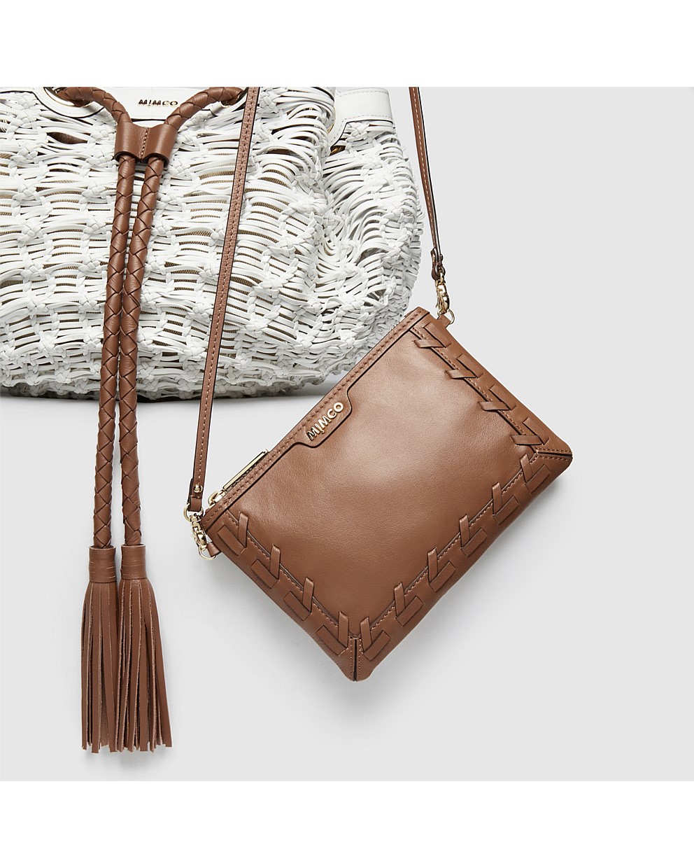 LEATHER SELVA BUCKET BAG