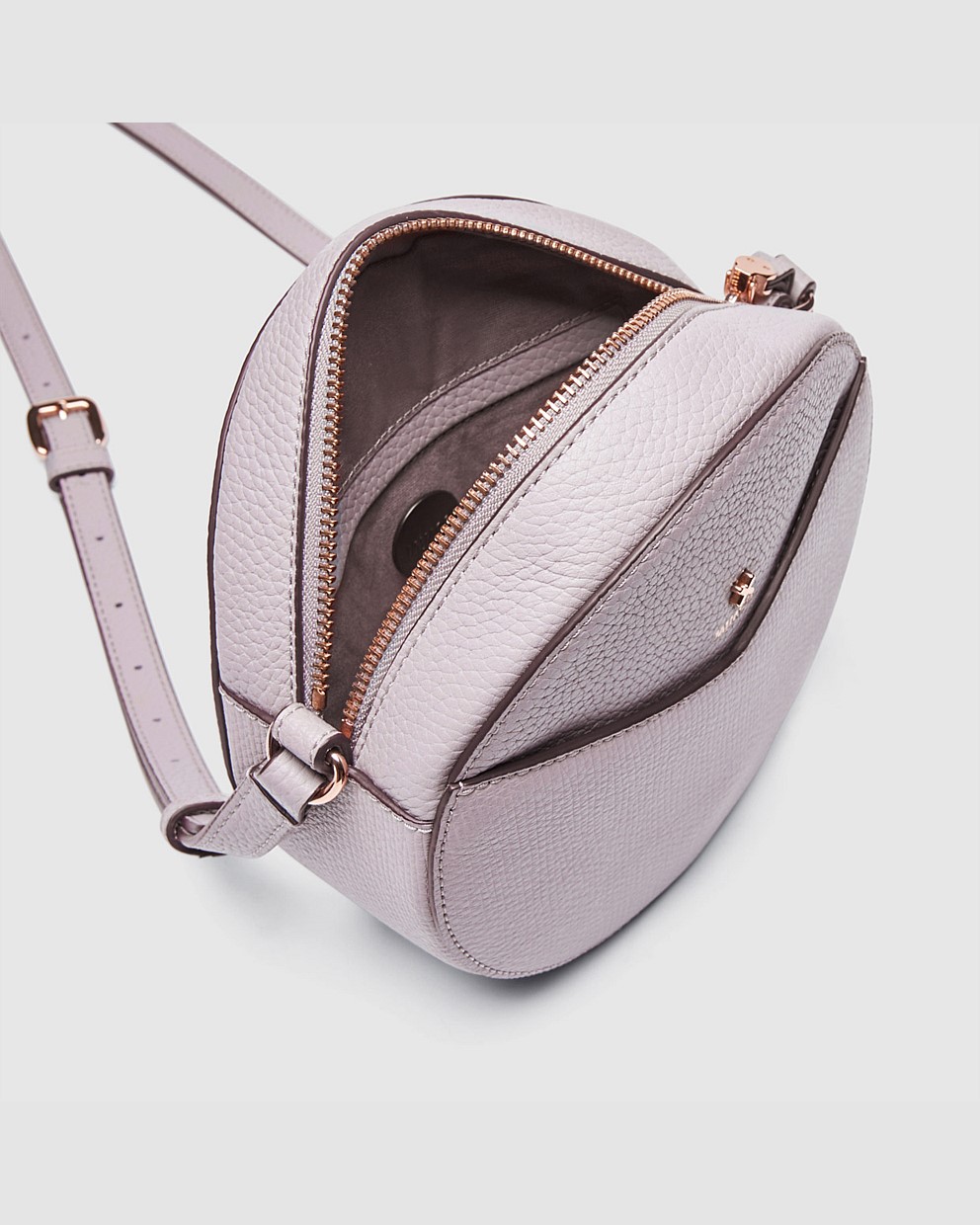 d-vine circle cross body bag