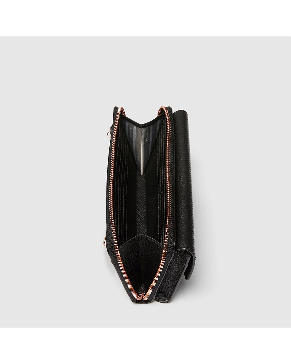 d-vine travel  extra large wallet