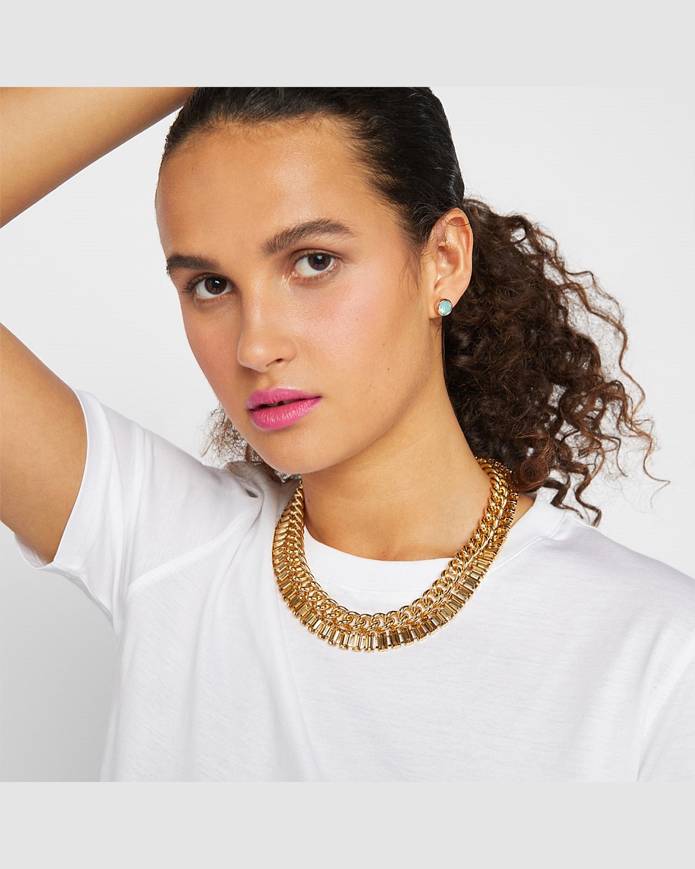 perform statement necklace
