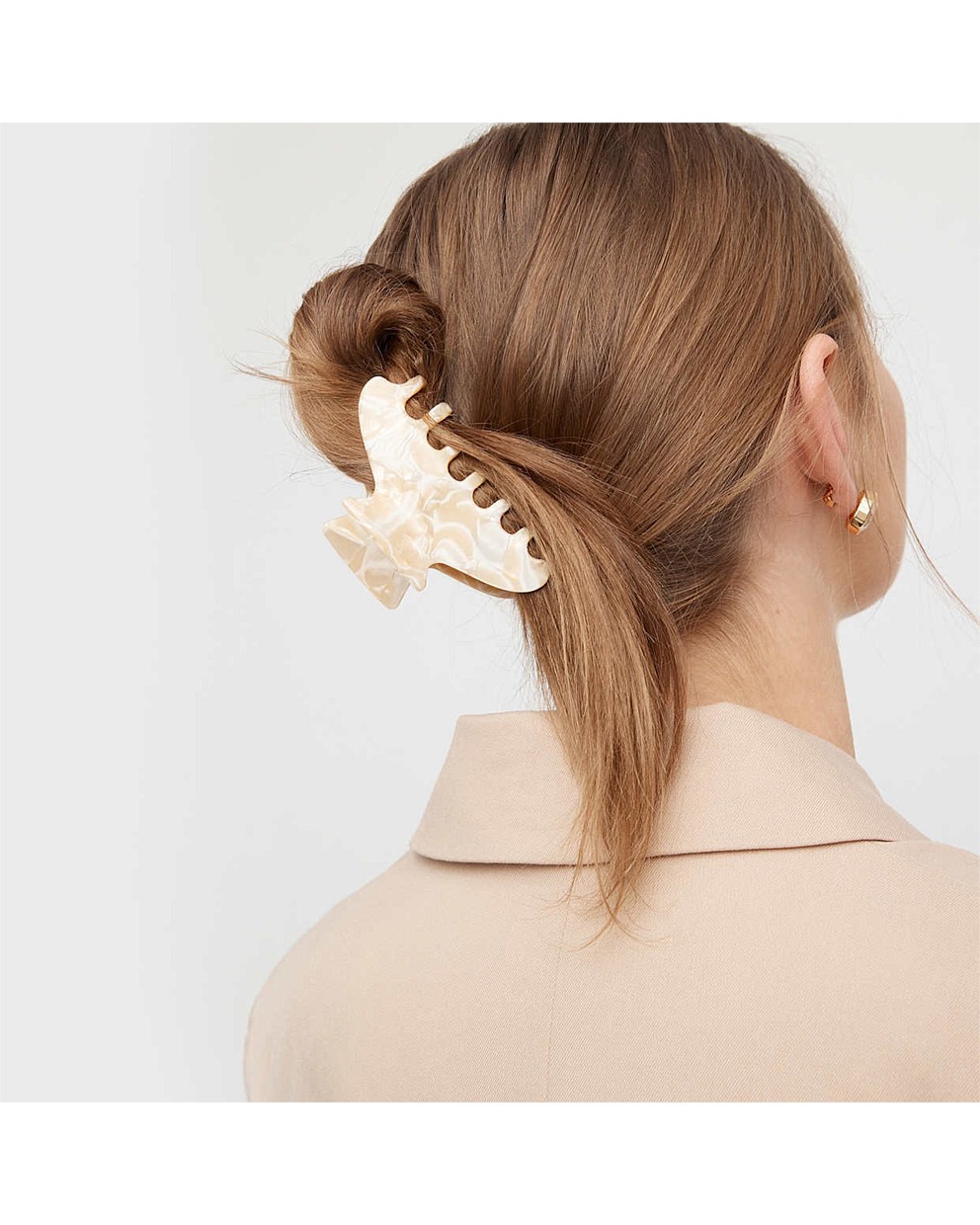 miss mim claw hair clip