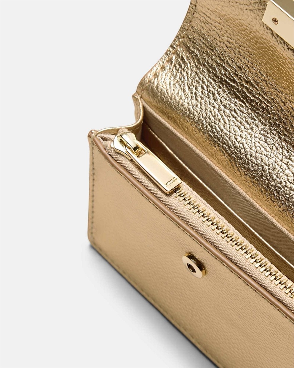 Cove Foldover Credit Card Holder