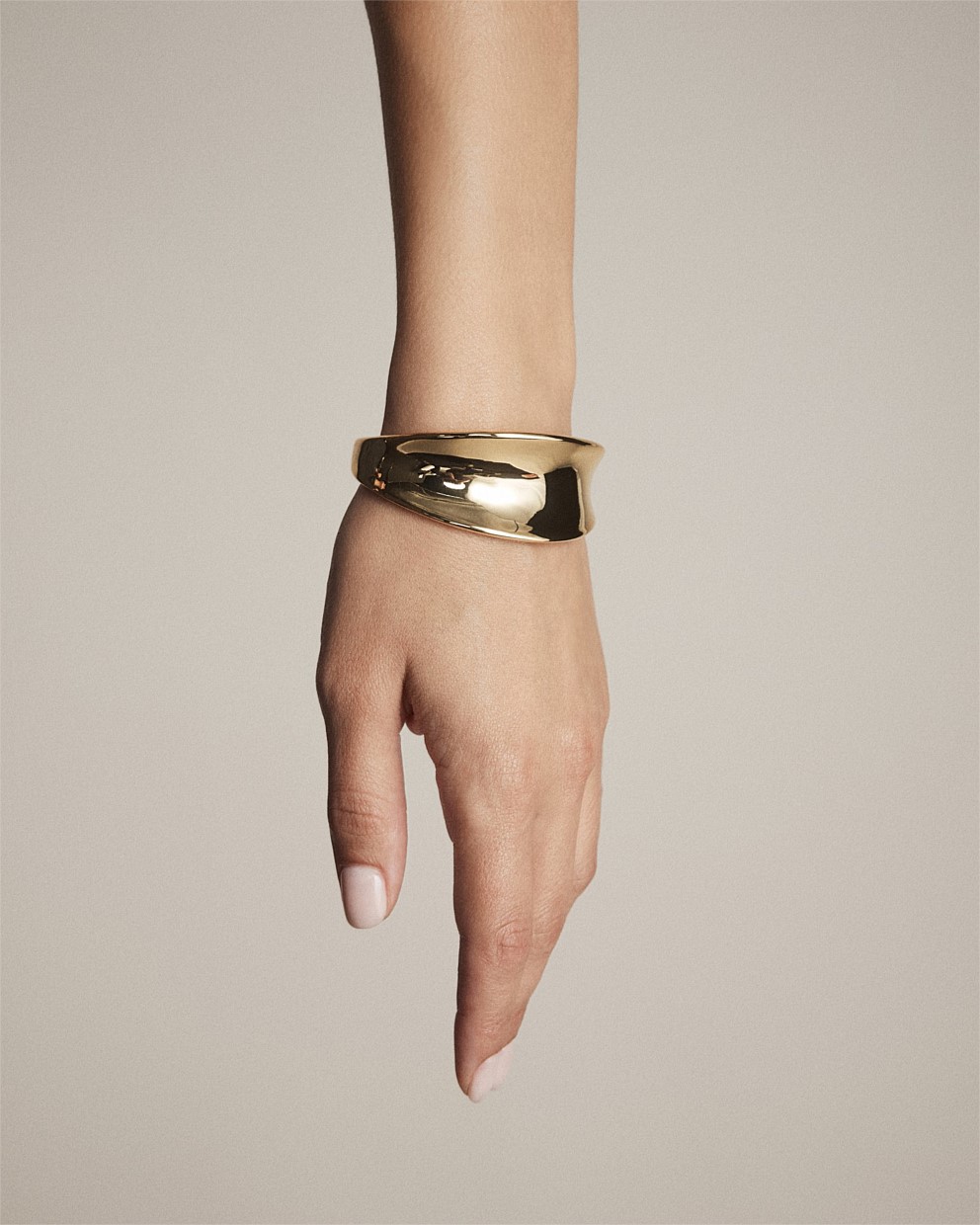 Illucesco Cuff Bracelet